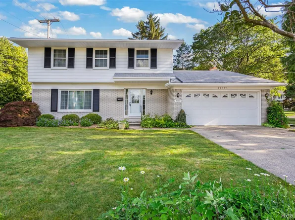 36393 Dardanella St, Livonia, MI 48152