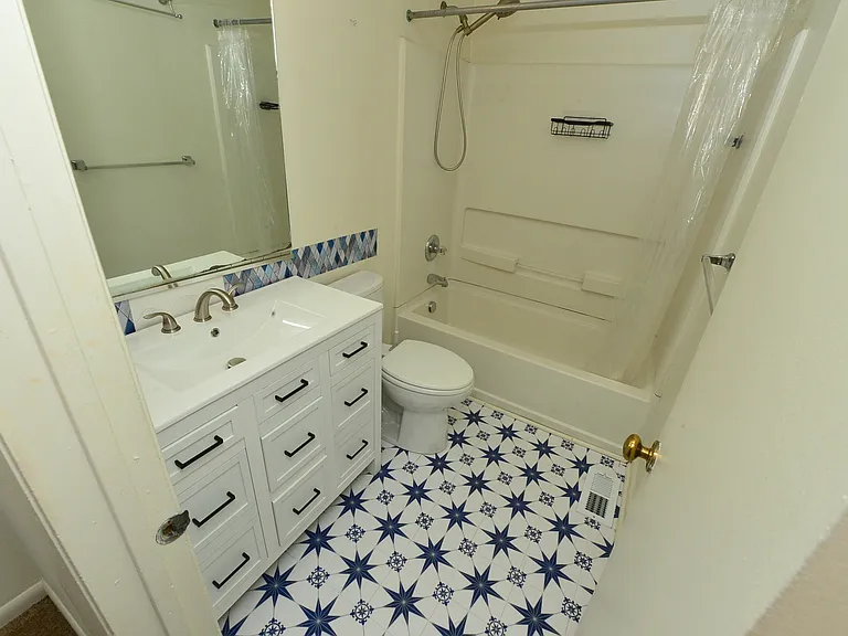 1548 Beachview Dr — Photo 22