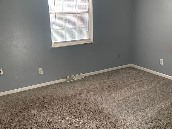 5th image of 1614 Brooke Park Dr APT 2