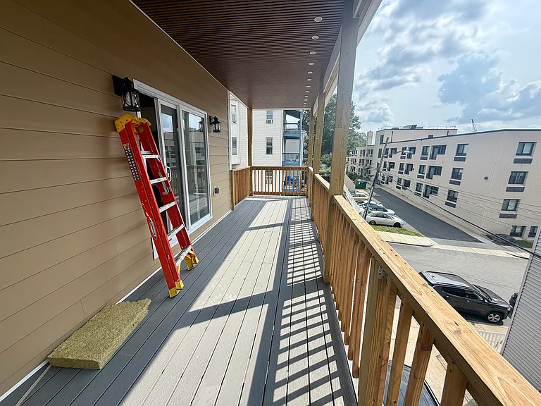 432 Meridian St #2B — Photo 20