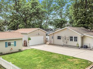 2377 F Dr, Pleasant Lake, MI 49272