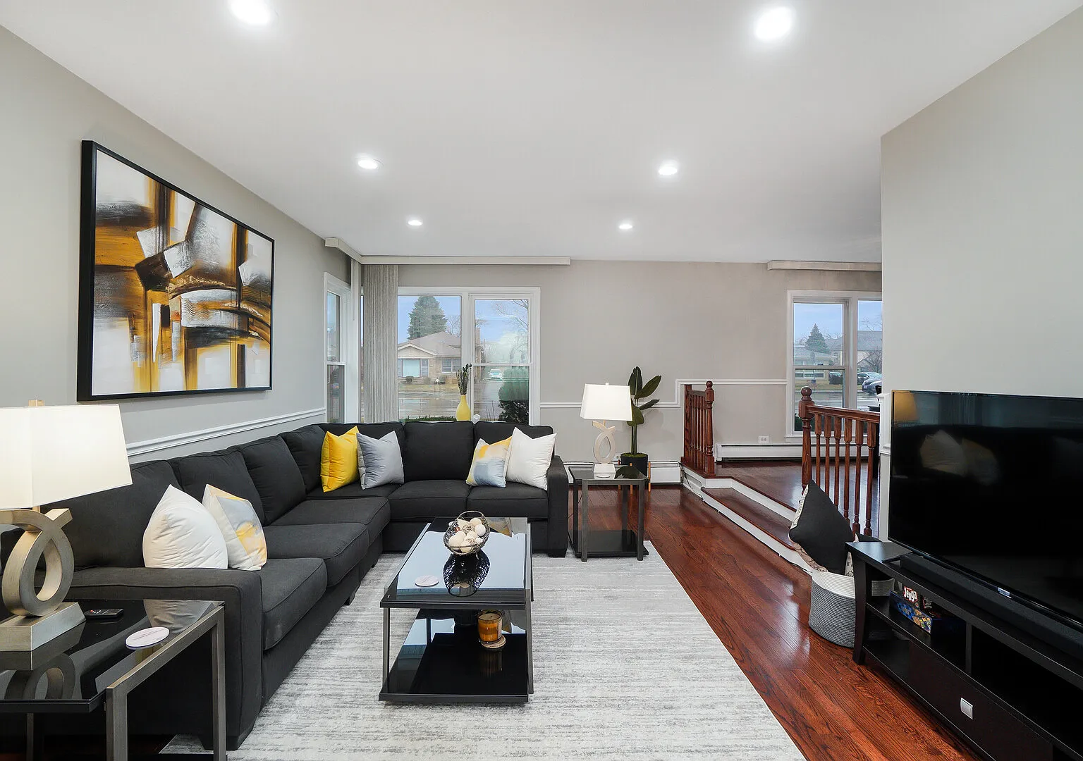Lincolnwood Rental - N Crawford Ave — Photo 2
