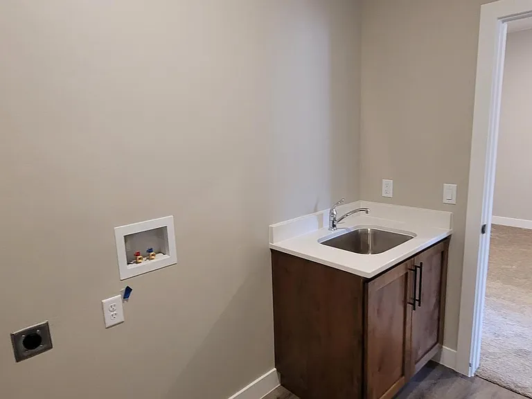 2875 Cody Dr #4 — Photo 9