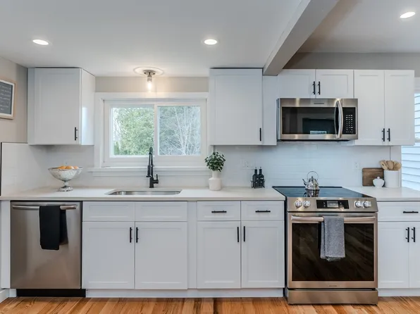 199 Allen St, East Longmeadow, MA 01028