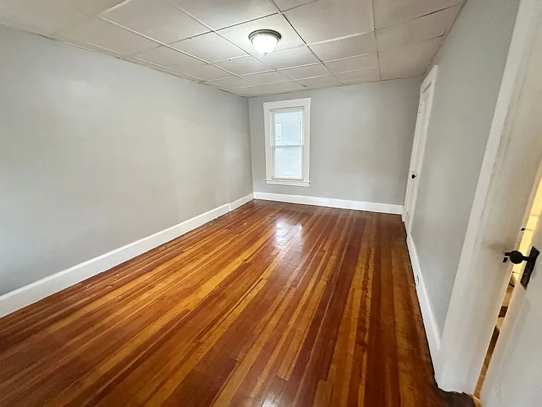 113 Spruce St — Photo 5
