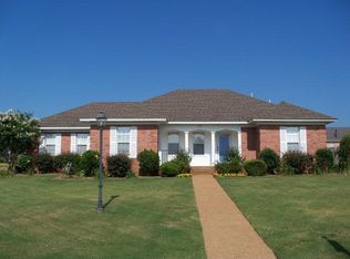 302 Picadilly Dr, Batesville, MS 38606