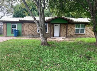 1508 Leon Dr, Port Lavaca, TX 77979
