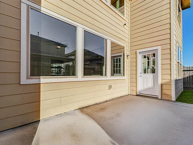 15010 Golden Summer Ct — Photo 31