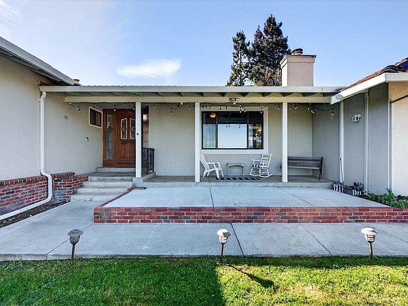 4th image of 913 Ridgemark Dr