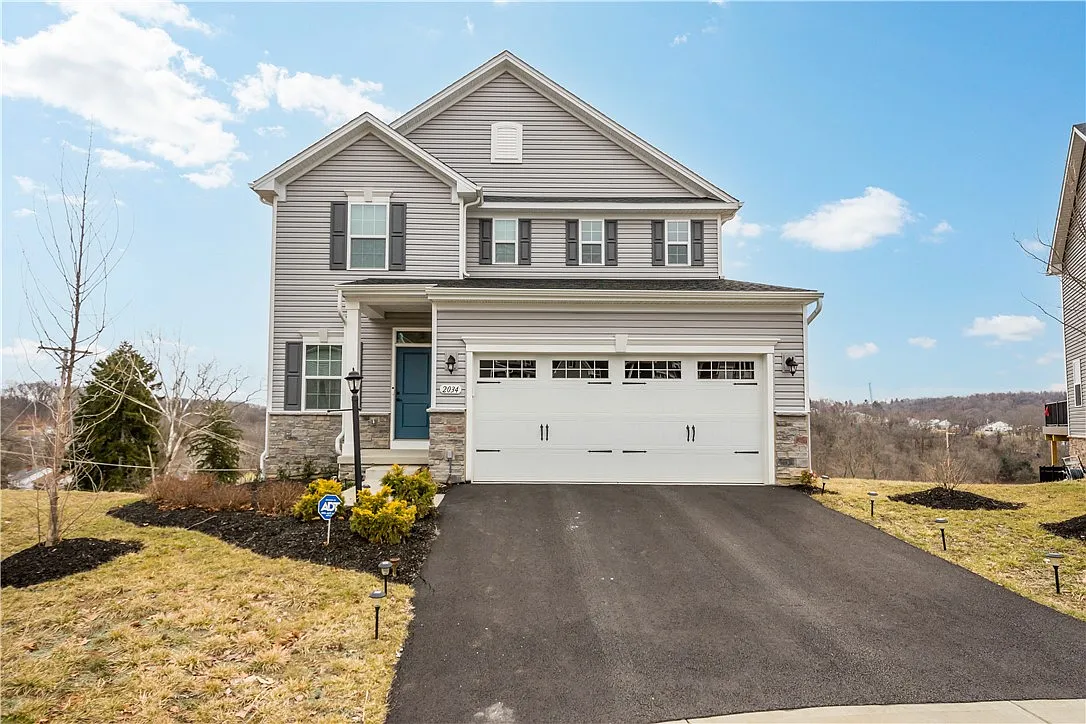 2034 Pinnacle Way photo 1