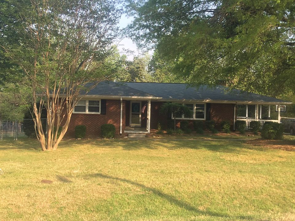 2nd image of 224 Collinwood Dr