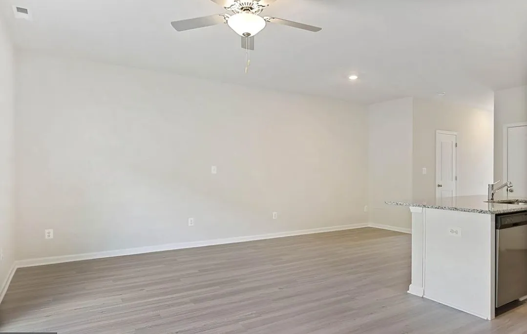 3 bed, 2.5 bath, 1443 sqft, $1,999 — Photo 2