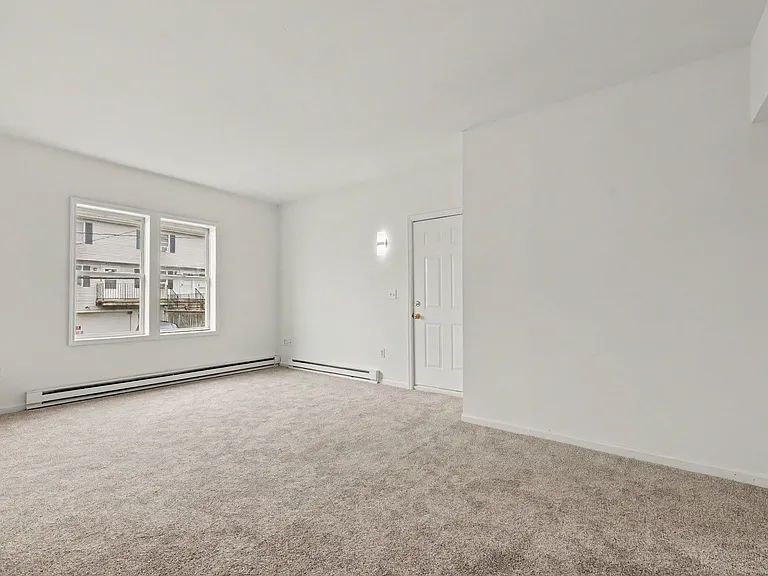 2 S New St #2 — Photo 13