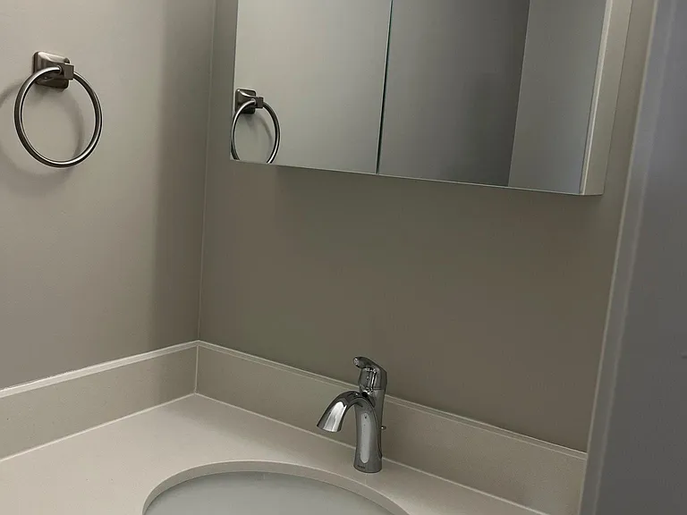 105 Regency Ct #B — Photo 7