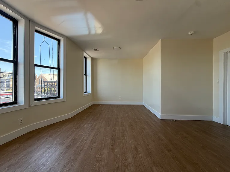 358-360 S Orange Ave #2R — Photo 10