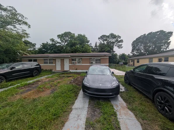 3822 NW 165th St, Opa Locka, FL 33054