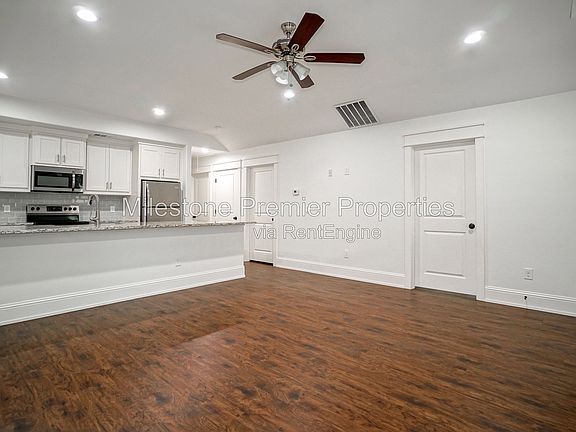 4th image of 423 W Walker St