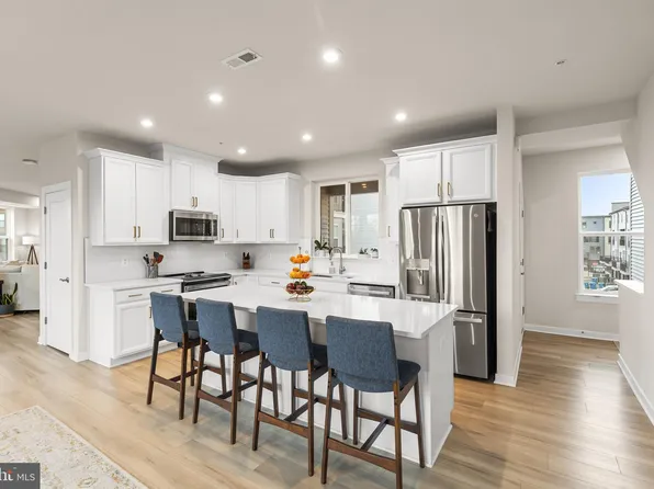 43769 Transit Sq, Ashburn, VA 20147