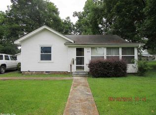 304 E College St, Beebe, AR 72012
