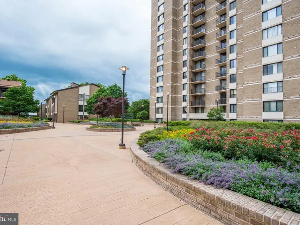 118 Monroe St APT 610, Rockville, MD 20850
