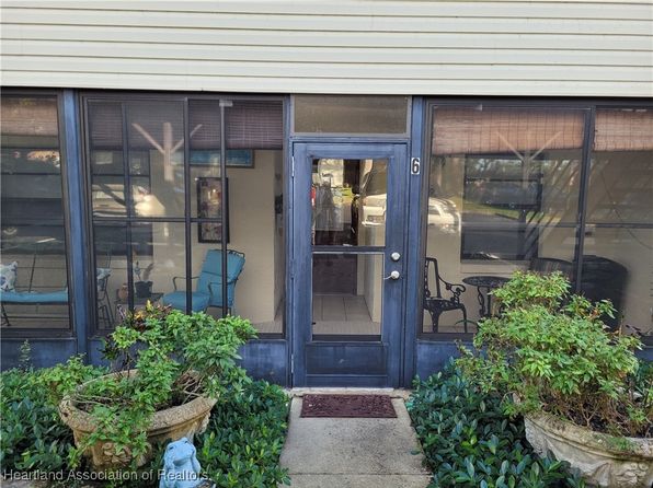 6 Charlton Dr