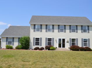 5810 Eagle Point Dr, Racine, WI 53406