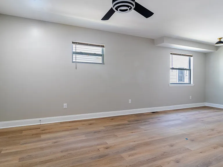 1345 N Olney St — Photo 11