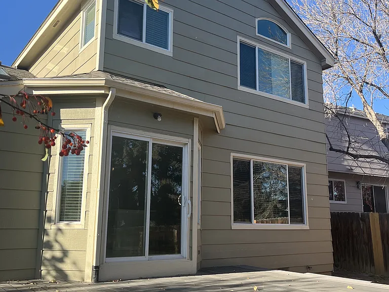 1435 Stoneham St — Photo 3