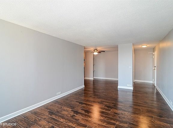 4th image of 2740 N Pine Grove Ave APT 10G