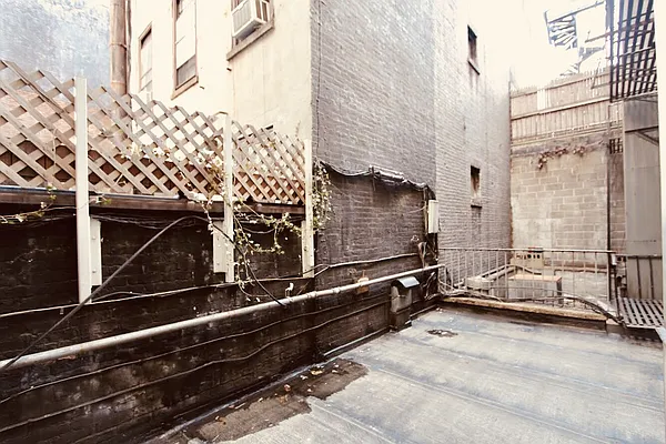 Rented by Compass | media 6