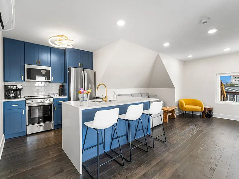 1059 Asbury Ave #3 — Photo 9
