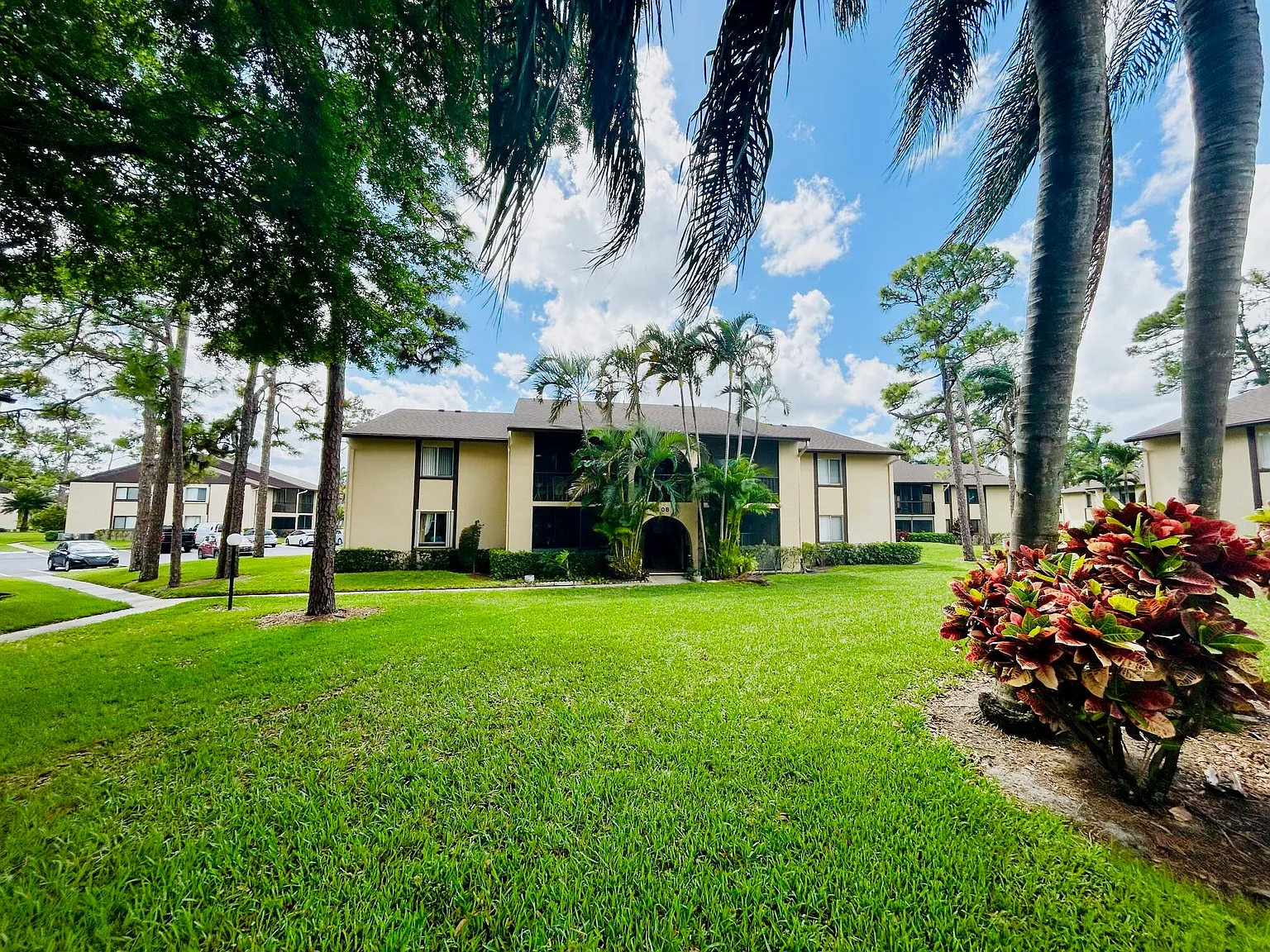 2 bed, 1.0 bath, 804 sqft, $1,450 — Photo 2
