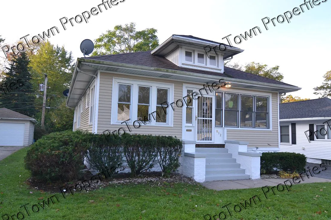 812 Morgan St photo 1
