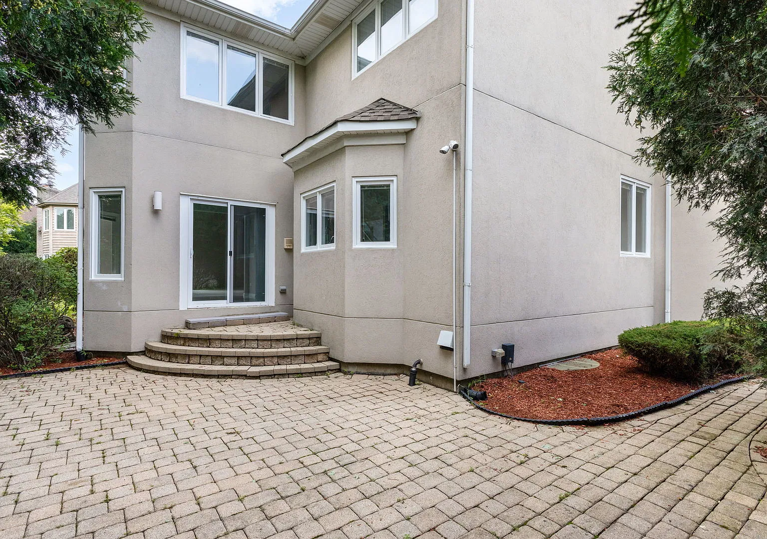 7 bed, 4672 sqft, $6,000 — Photo 4