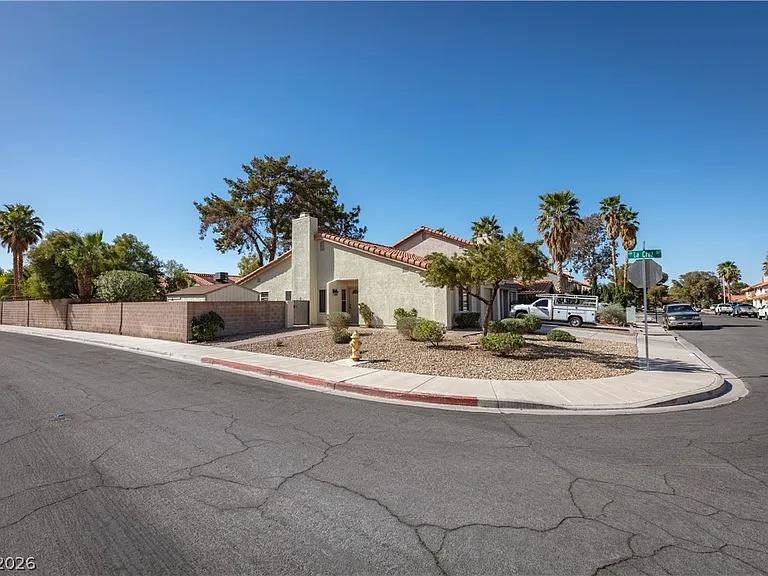 363 Tierra St — Photo 8