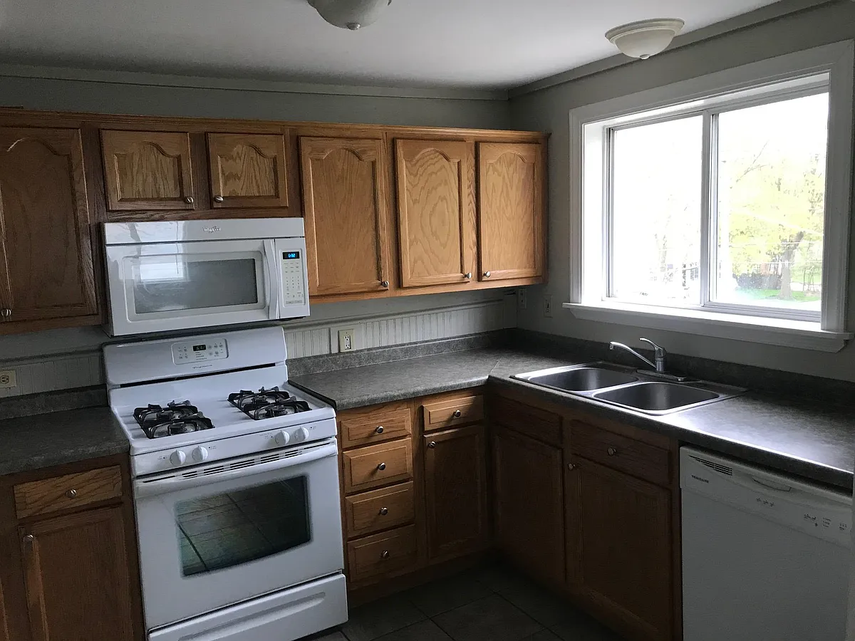 Building Photo - 524 N Madison St #2