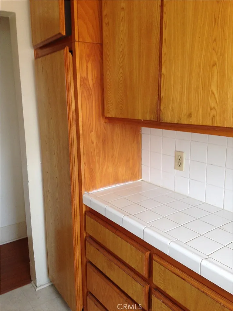 2 bed, 950 sqft, $2,395 — Photo 3