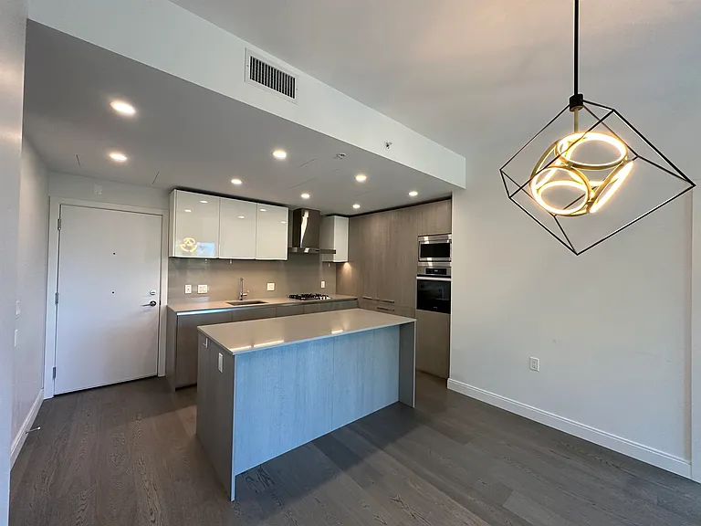 4908 Cambie St #304 — Photo 11