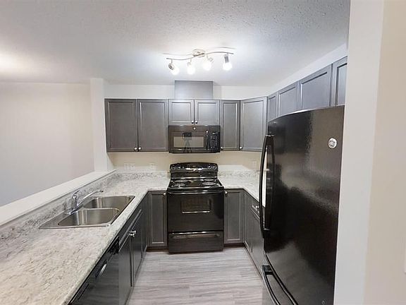 3rd image of 10521 84th Ave #402