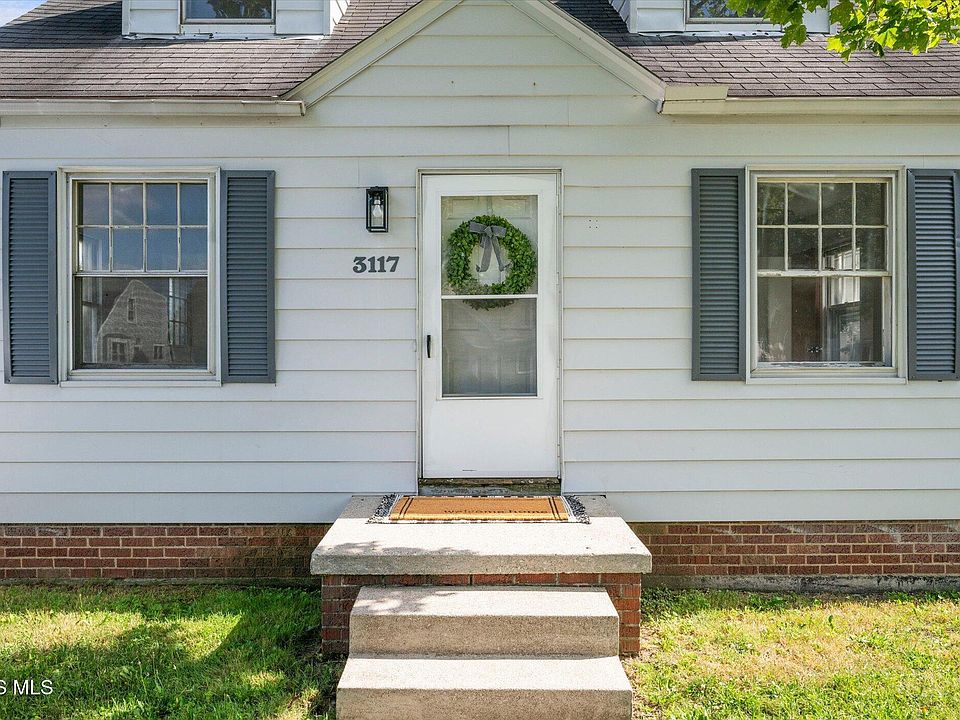 1st image of 3117 Cragmoor Ave