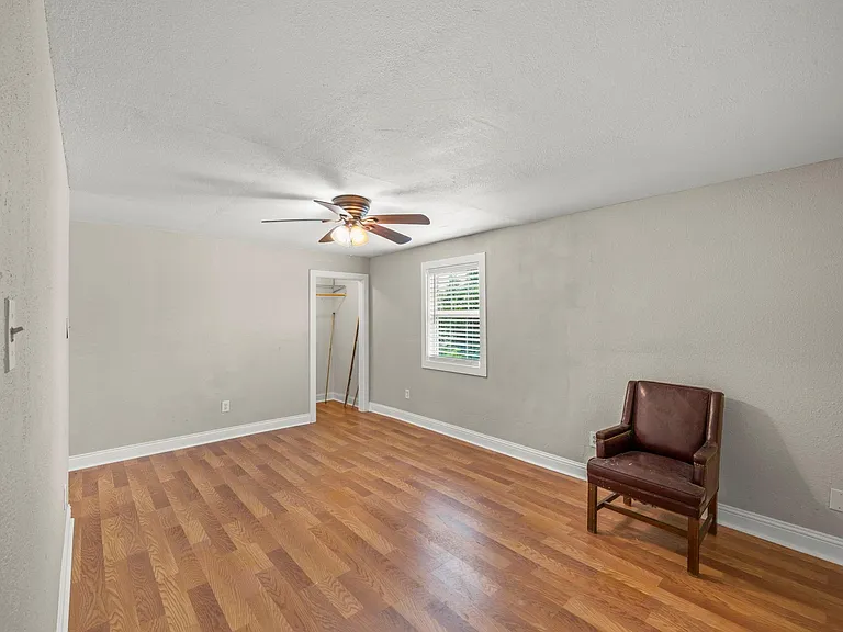 303 Linwood St #1/2 — Photo 9