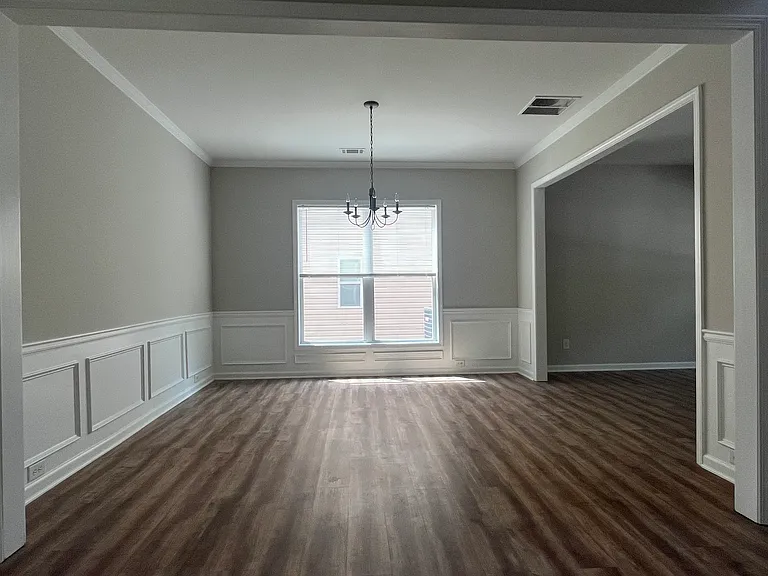 2501 Southhaven Ln — Photo 10