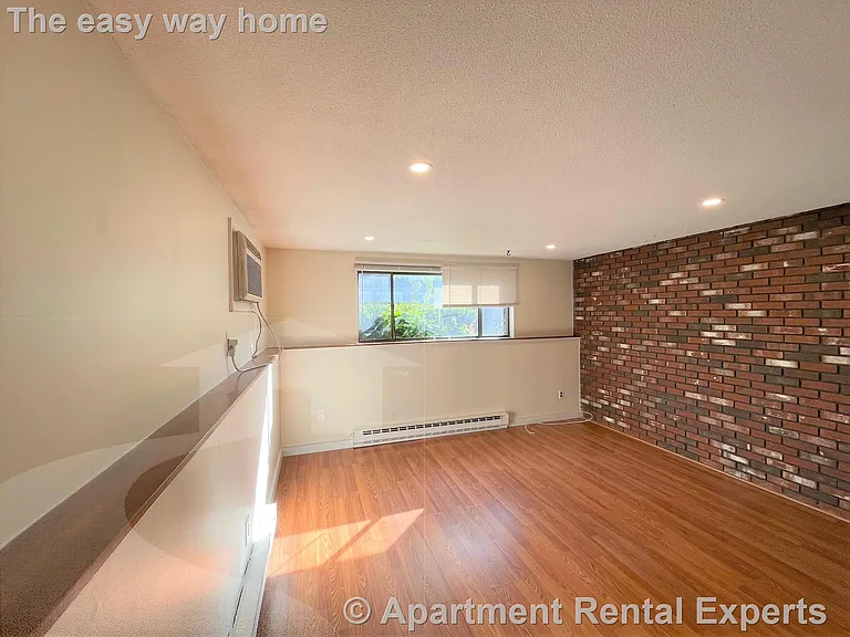 102 Alpine St #1 — Photo 1