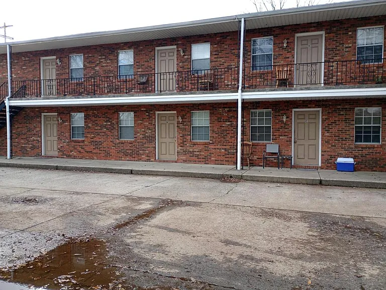 2345 Green River Rd — Photo 3