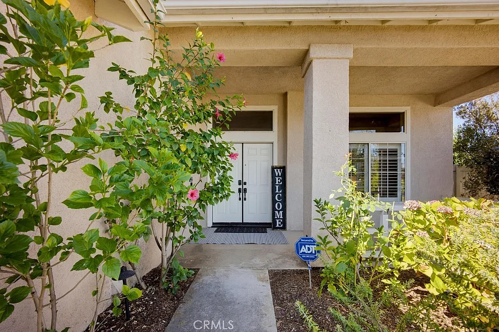 4 bed, 2526 sqft, $4,000 — Photo 2