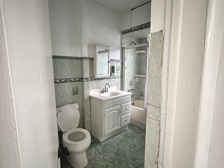 530 Summer St #2 — Photo 4