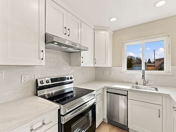 4th image of 2125 Monroe St APT 2