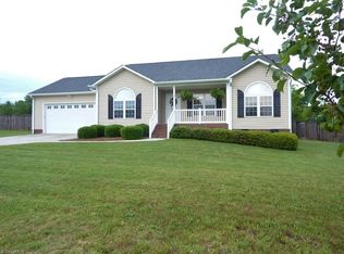 137 Amandale Ln, Lexington, NC 27295
