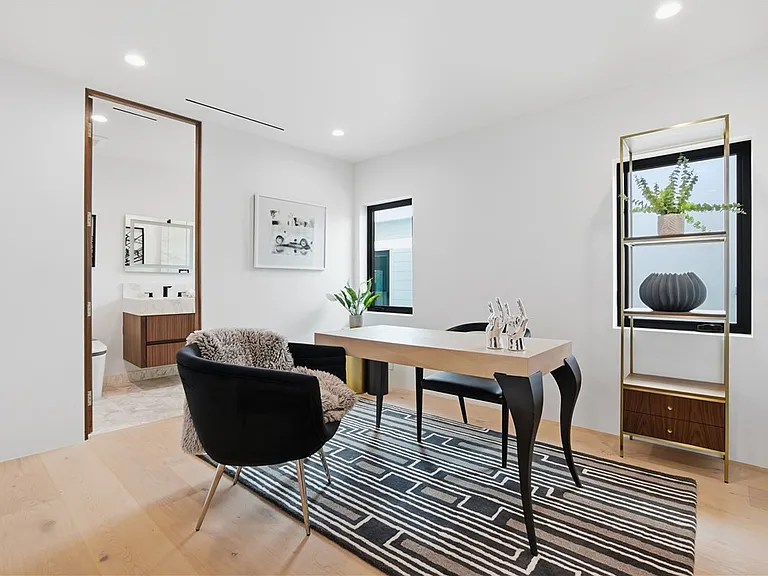 400 Heliotrope Ave — Photo 13
