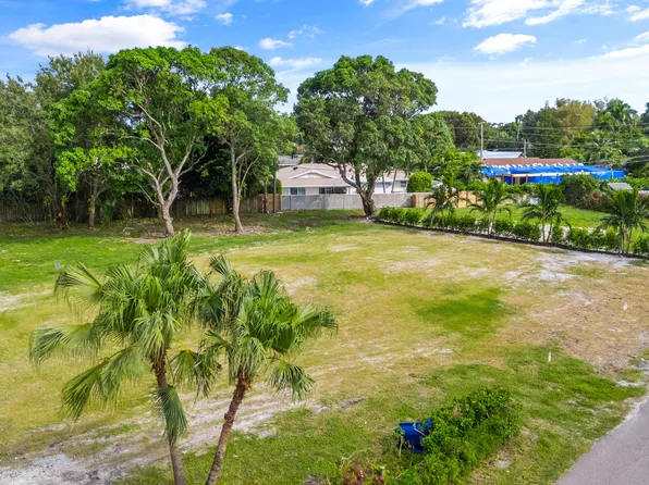 325 W Riverside Drive, Jupiter, FL 33469